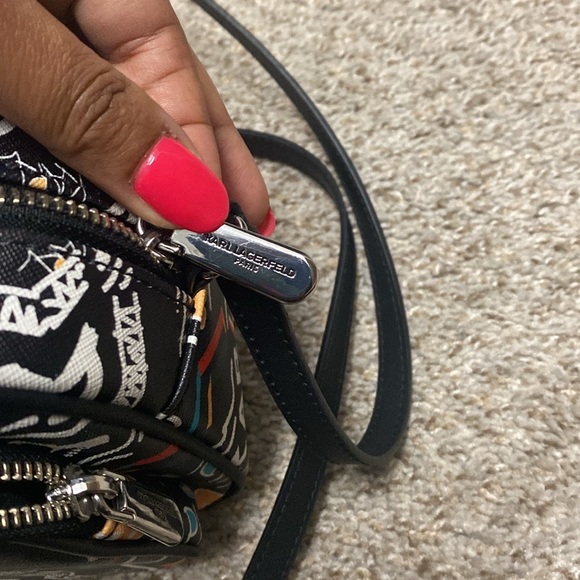 Stylish crossbody! - Picture 8 of 10